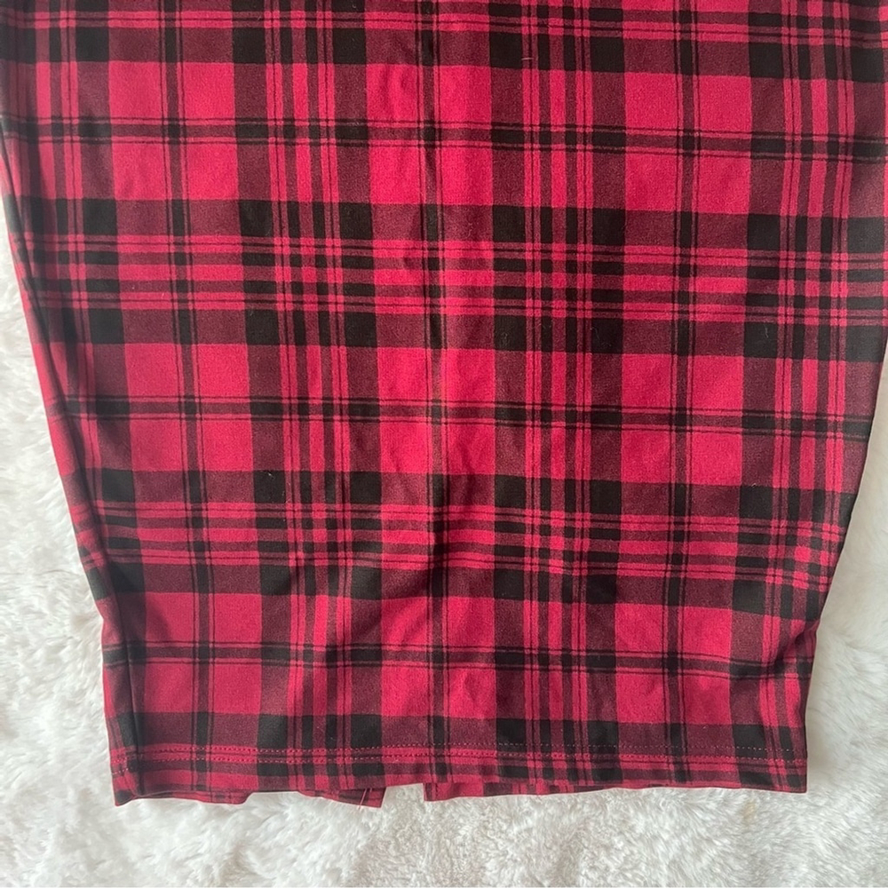 Torrid Red and black plaid pencil skirt - Stretchy - Picture 4 of 7
